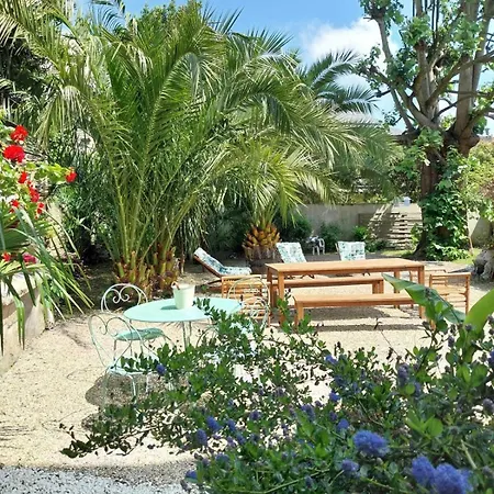 La Côté Cour 3*